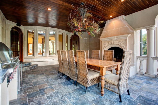 Valley Falls Estate classico-portico