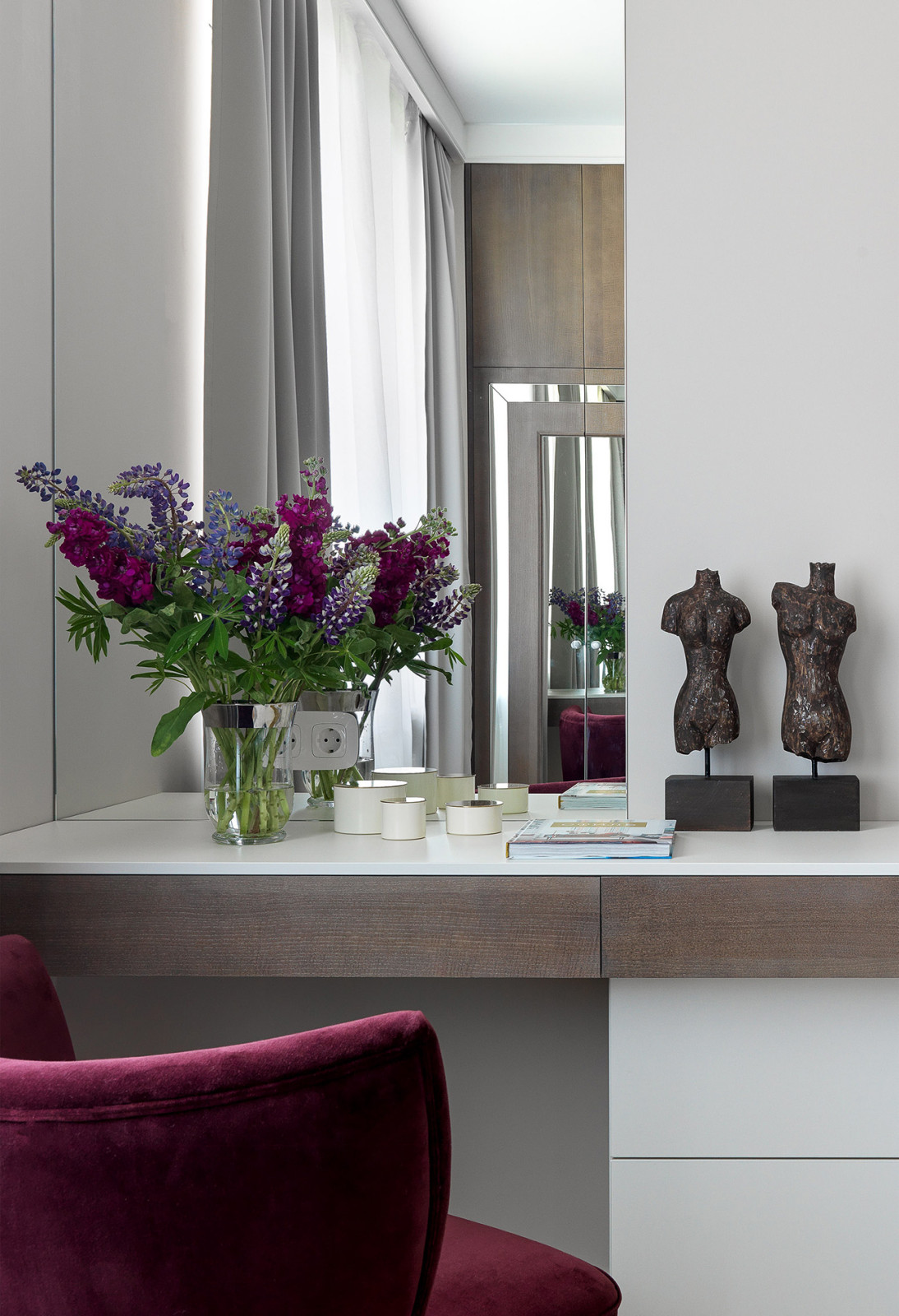 Arartment in Saint-Petersburg by TaupeHome