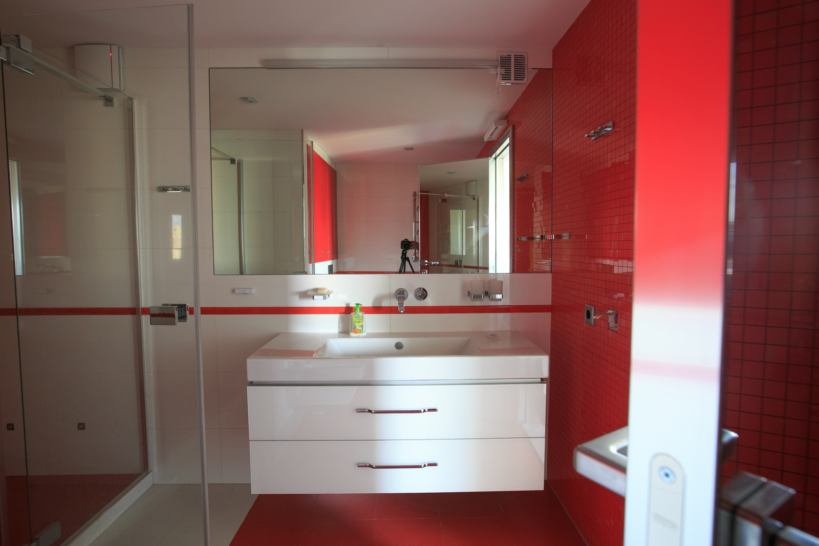 Переделка технического помещения в жилую зону - площадь - 140 м2