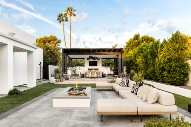 Yard of the Week: Chic Desert Oasis Elevates Outdoor Living