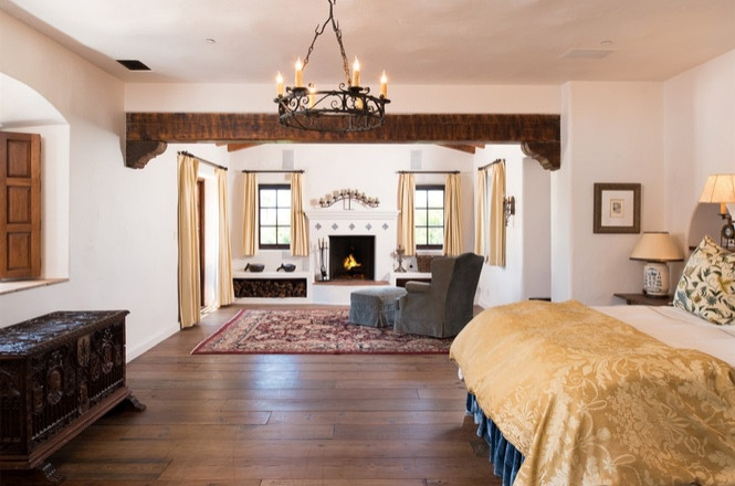 Master Bedroom & Lounge
