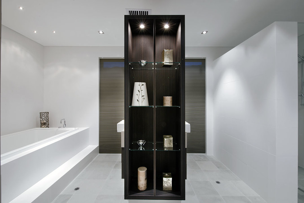This is an example of a contemporary bathroom in Perth.