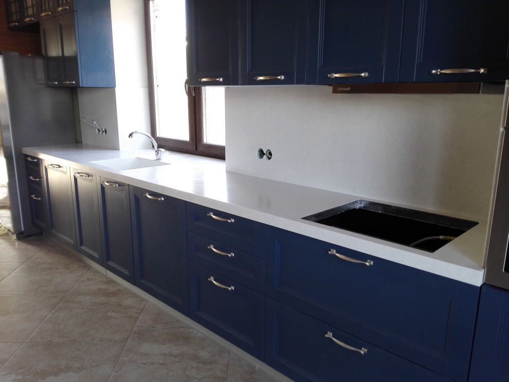 Столешница из искусственного камня белого цвета