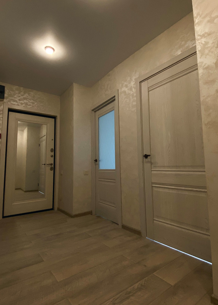 Коридор с видом на прихожую