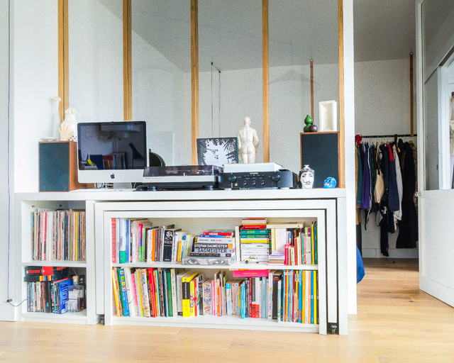 Studio transform&eacute; en 2 pi&egrave;ces contemporary-games-room