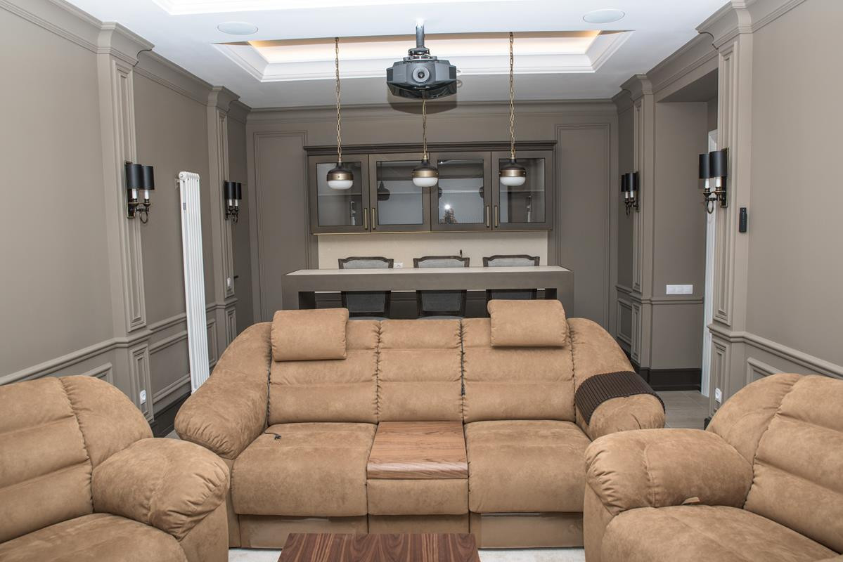 Столярные изделия в коттедж : лестницы, мебель, двери и тд.