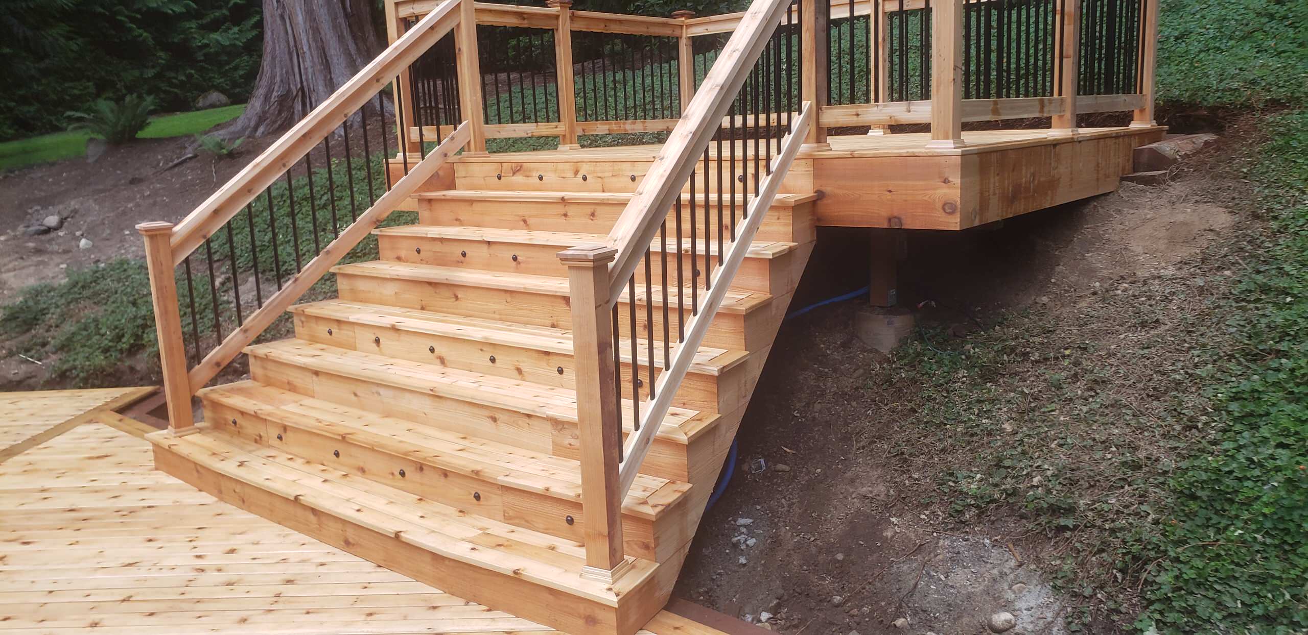 Issaquah-Highlands New Cedar Deck (Teardown, Rebuild, & Expand)