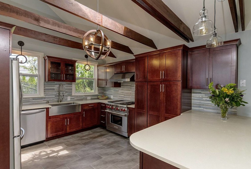 Kitchen - mid-sized transitional kitchen idea in Seattle