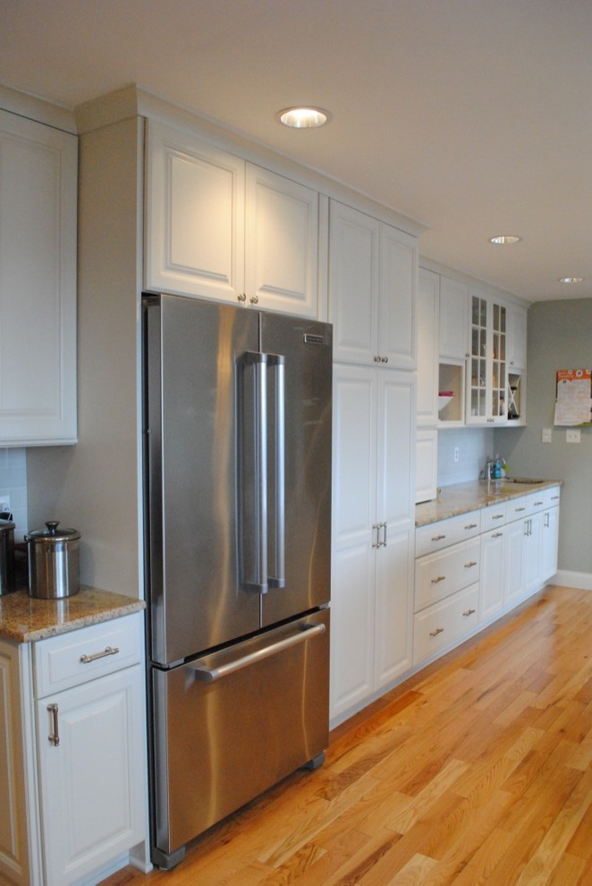 Transitional kitchen photo in DC Metro
