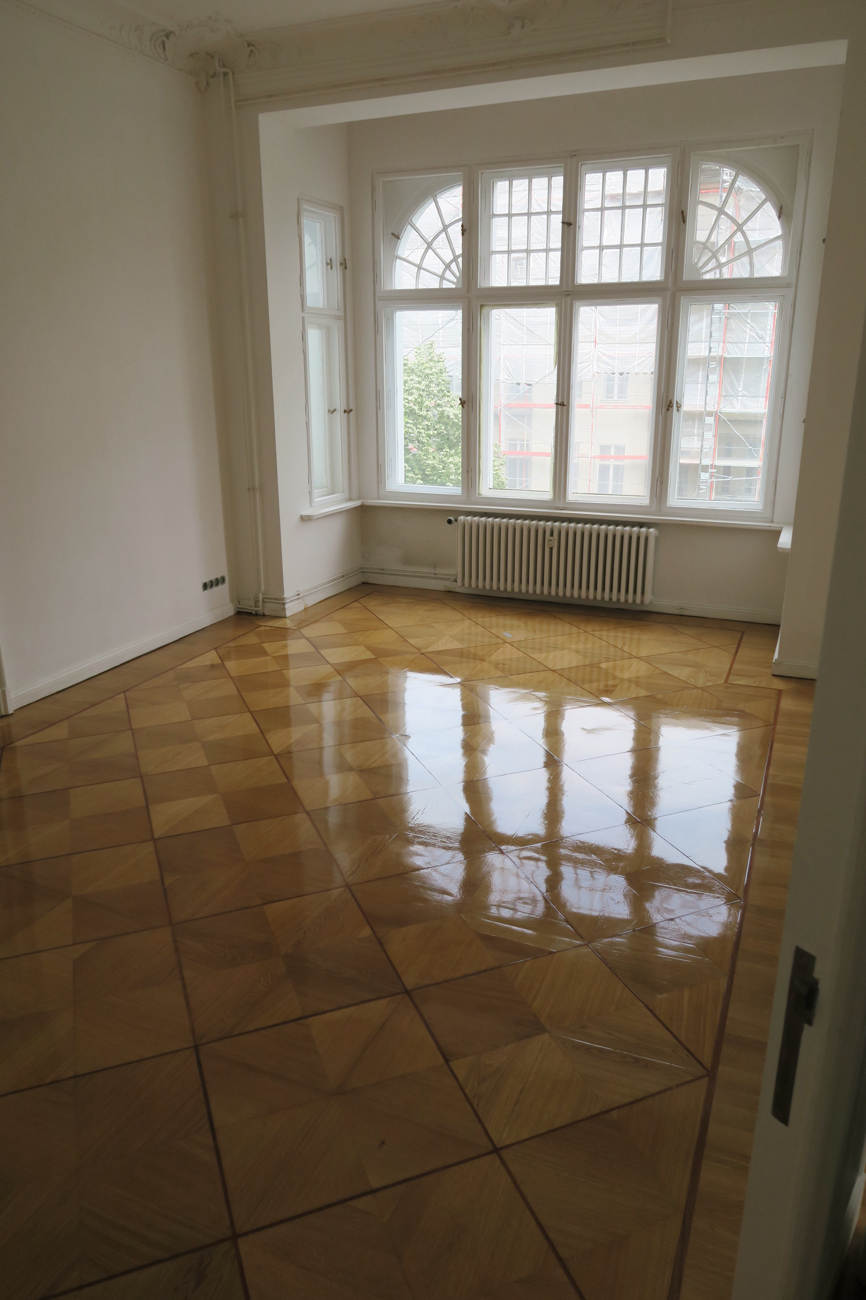 Knesebeckstraße Aufarbeitung von Tafelparkett in einer Wohnung