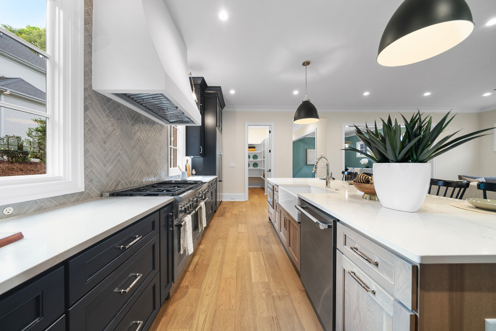 Kitchen - transitional kitchen idea in Raleigh