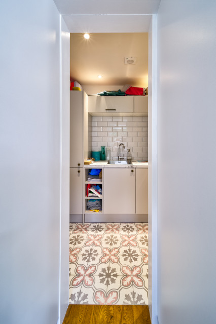 Rear extension & refurbishment - East Sheen contemporary-utility-room
