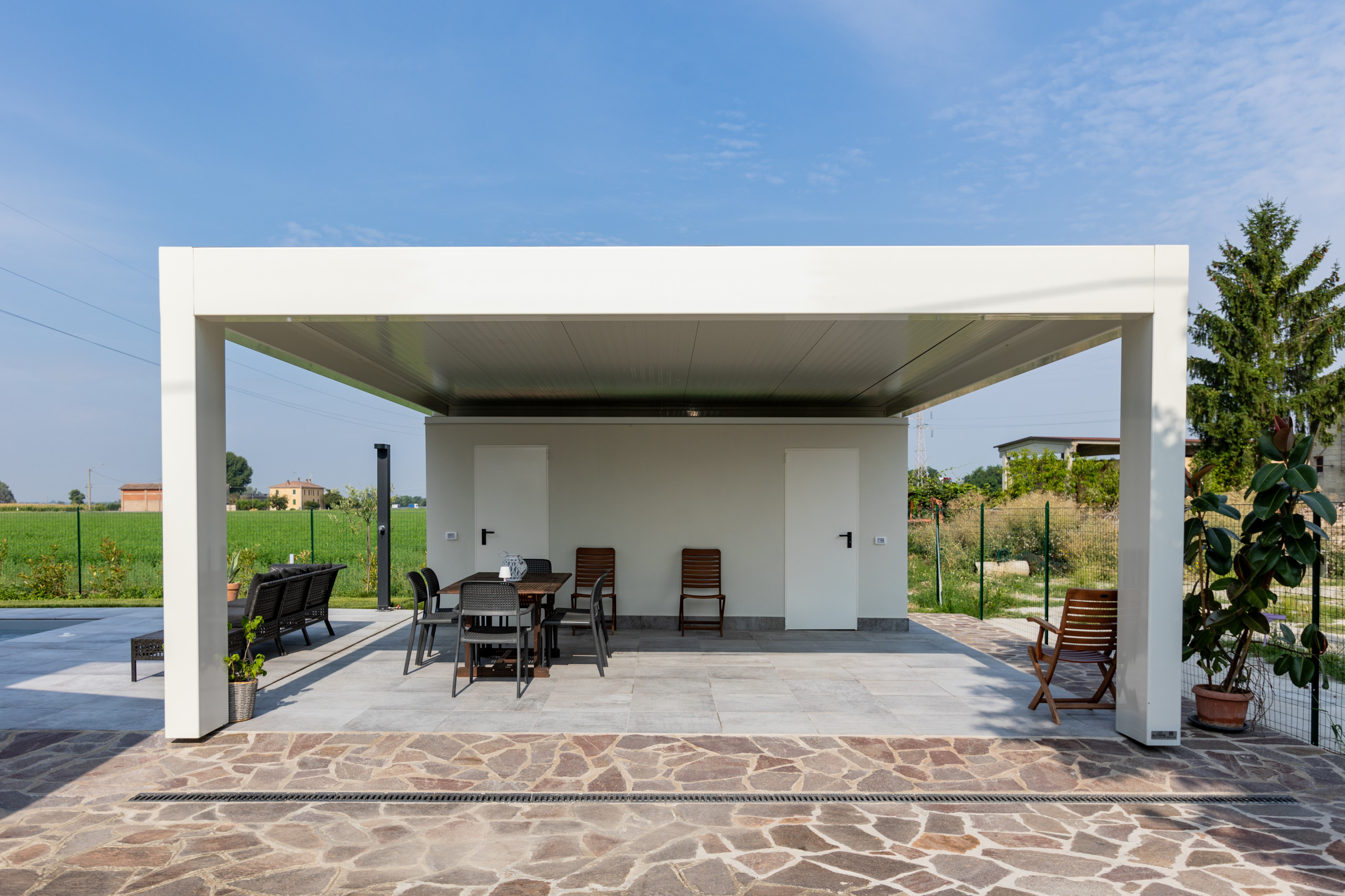 Villa SM | Realizzazione nuova piscina esterna con portico