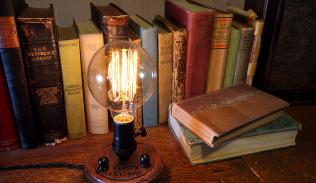 8/23 Old Fashioned Edison Style 