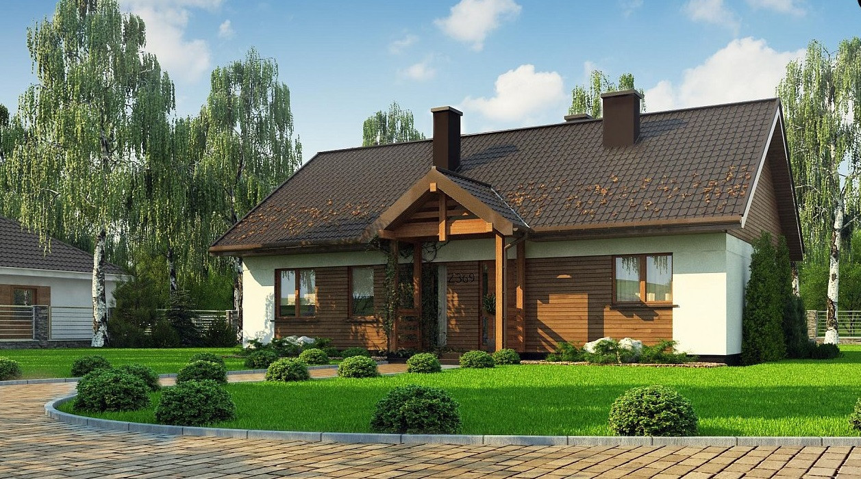 Аккуратный одноэтажный дом с деревянной отделкой на фасадах