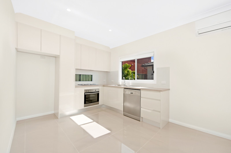Photo of a contemporary kitchen in Sydney.