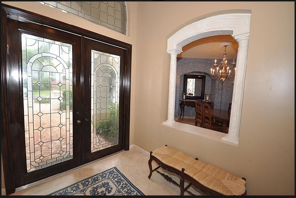 Home design - traditional home design idea in Miami