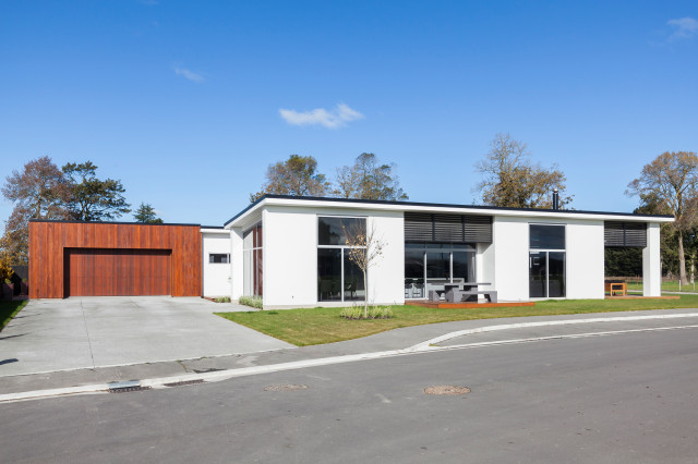 Lightbox modern-house-exterior
