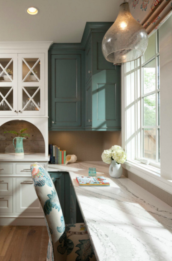 Kitchen - transitional kitchen idea in Indianapolis