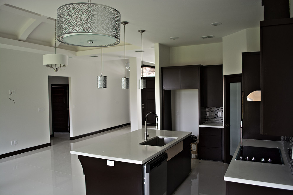 Inspiration for a transitional home design remodel in Austin