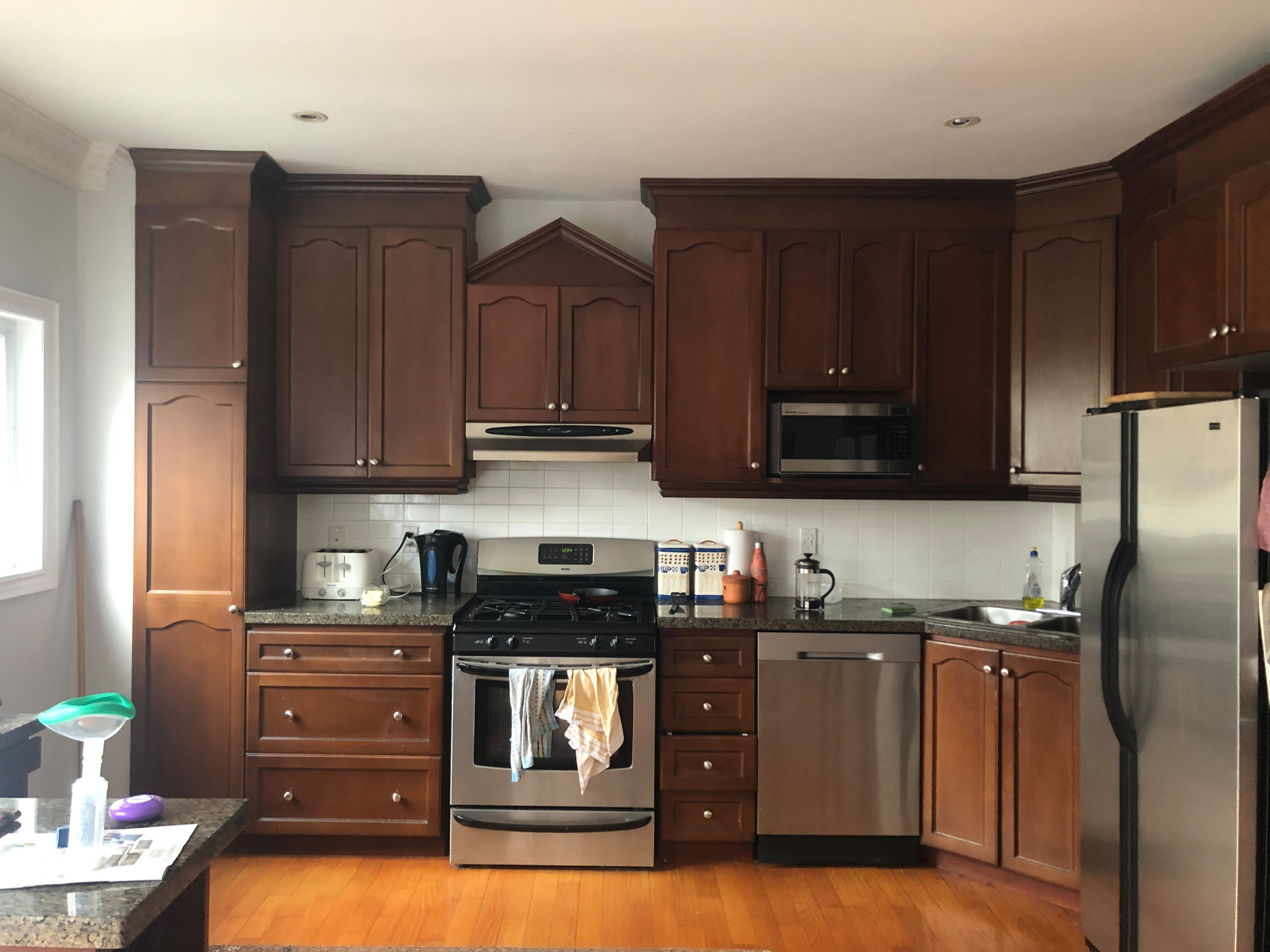 Mixed Medium Kitchen