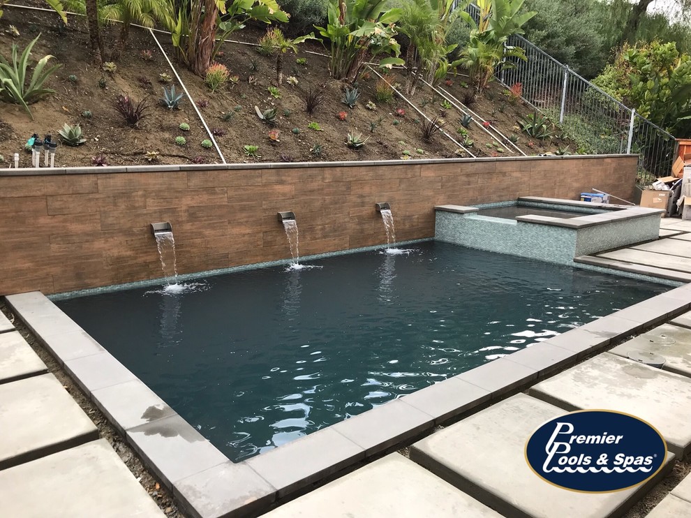 Example of a transitional pool design in Orange County