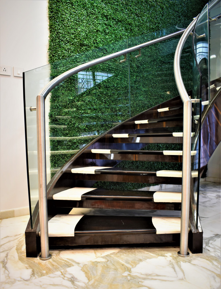 Inspiration for a modern staircase remodel in Bengaluru