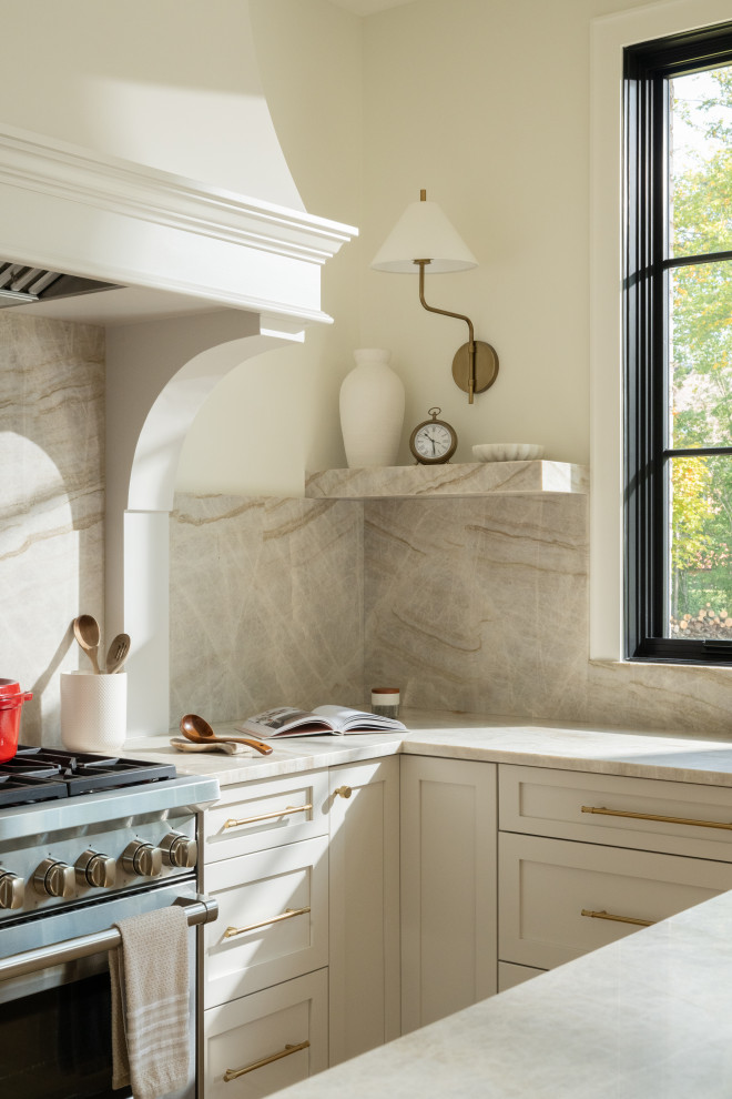 Example of a transitional kitchen design in Chicago