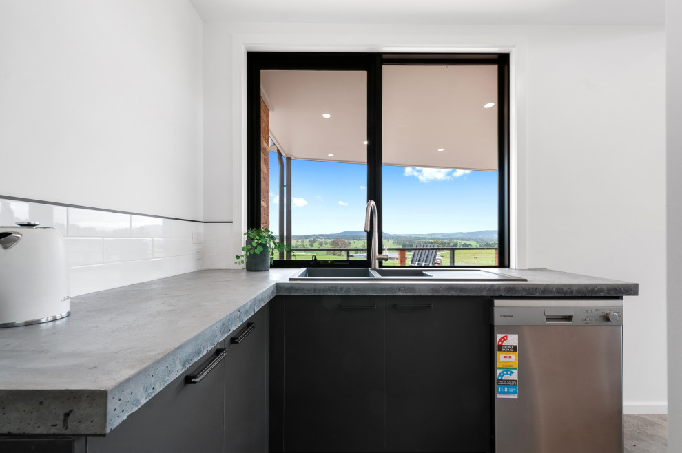 Inspiration for an industrial kitchen in Melbourne.