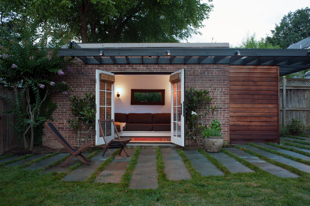 Example of a transitional home design design in DC Metro