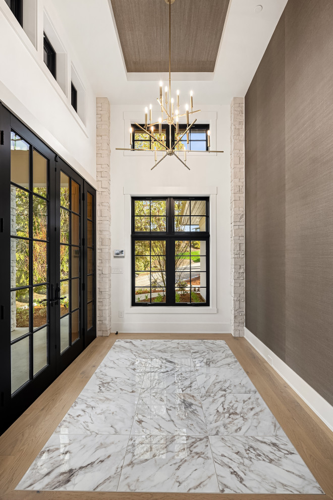 Transitional entryway photo in Seattle
