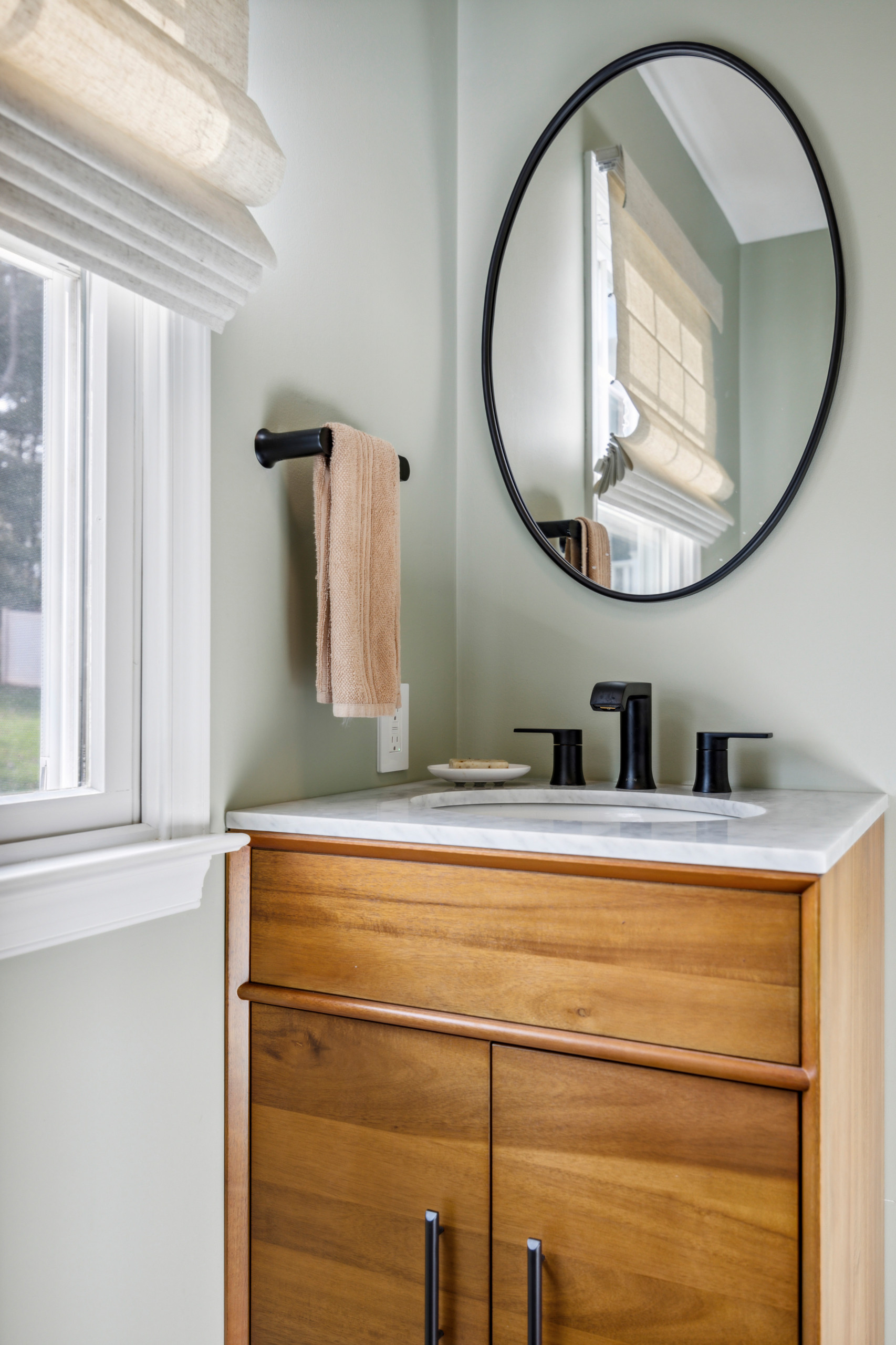 Mid-Mod(est) Powder Room