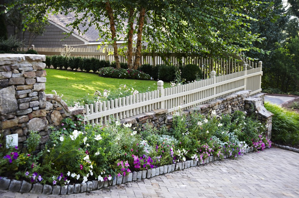 Traditional driveway in Birmingham for summer.