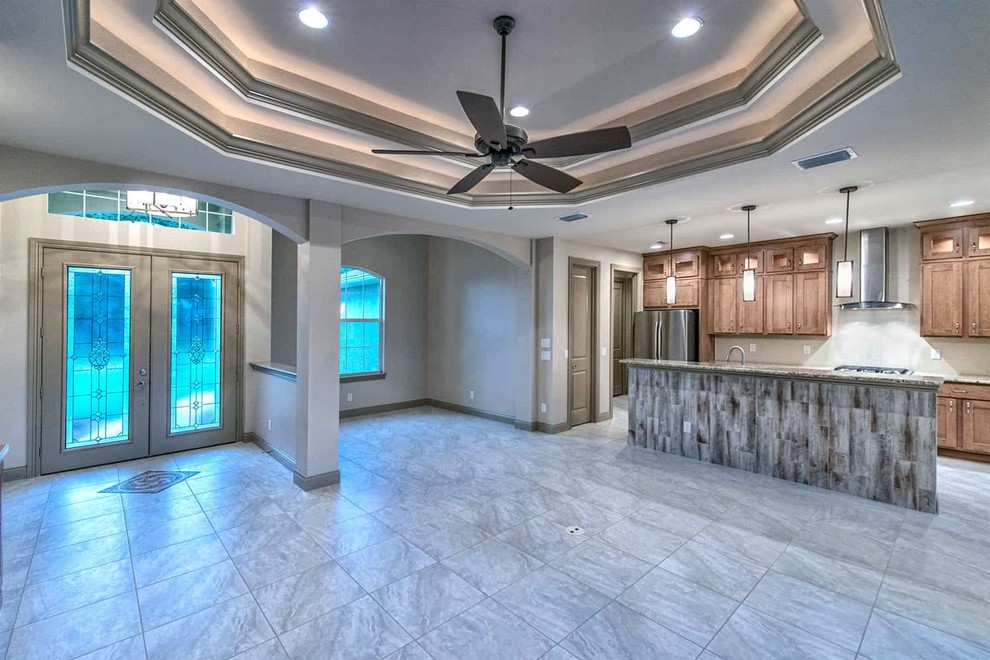 Transitional home design photo in Miami