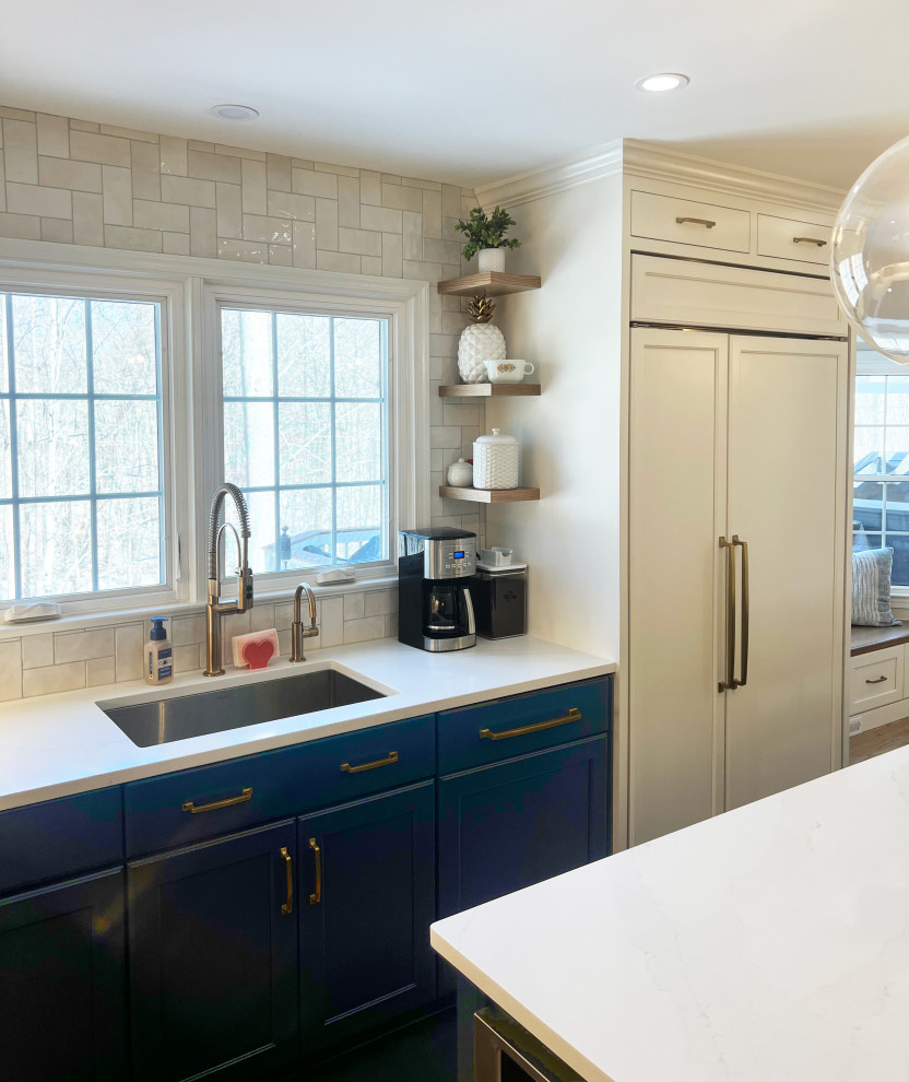 Transitional kitchen photo in DC Metro