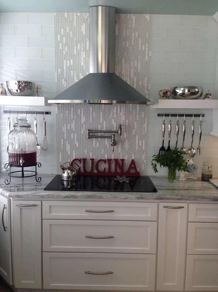 Example of a transitional kitchen design in Burlington
