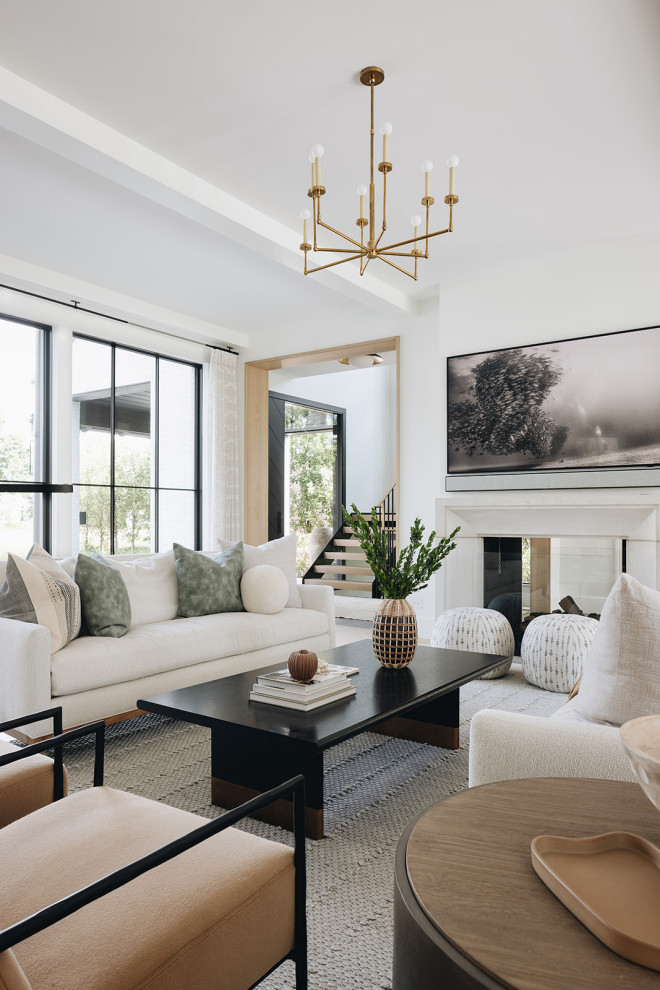 Example of a transitional living room design in Chicago