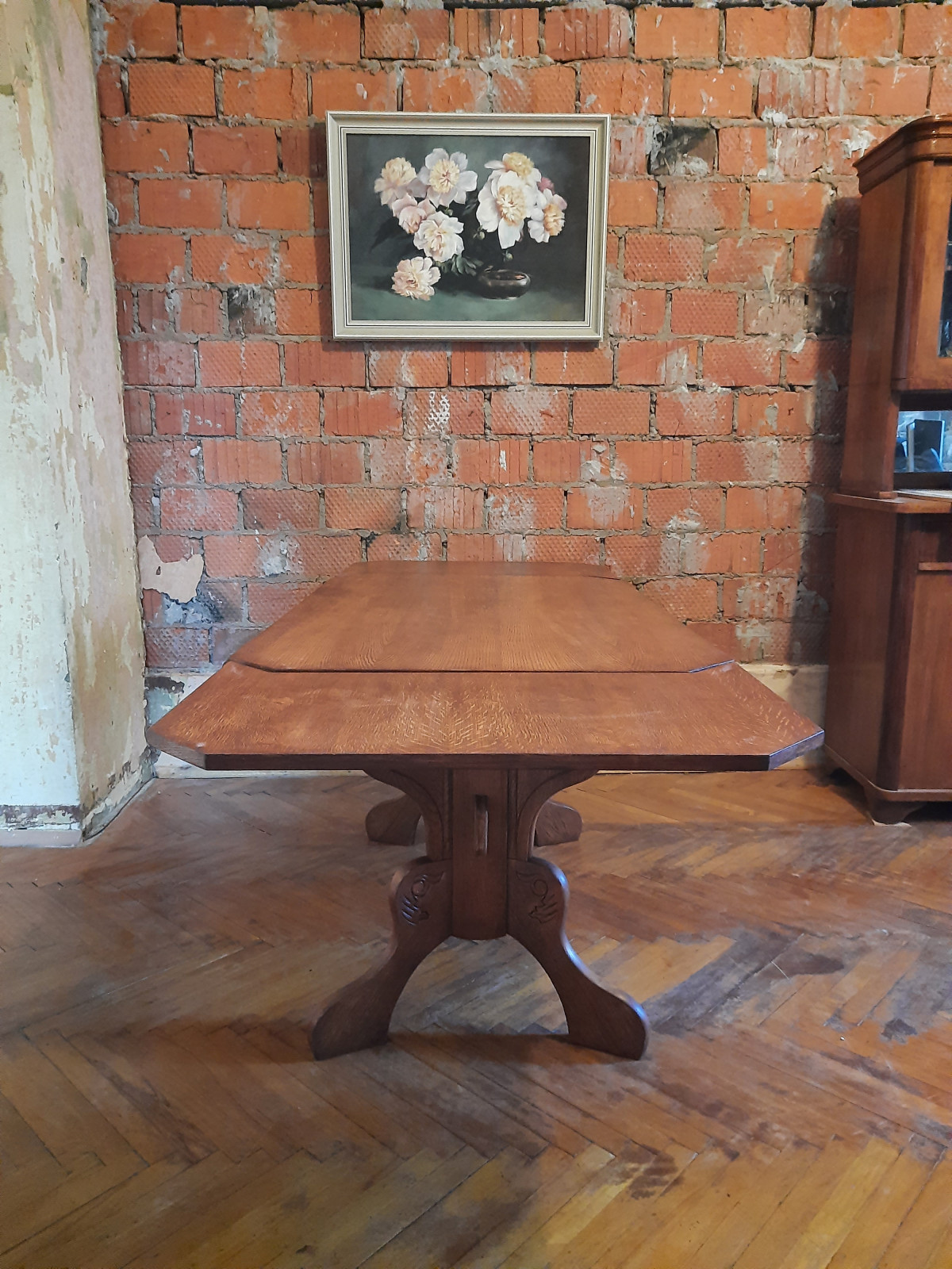 Реставрация деревянного обеденного стола