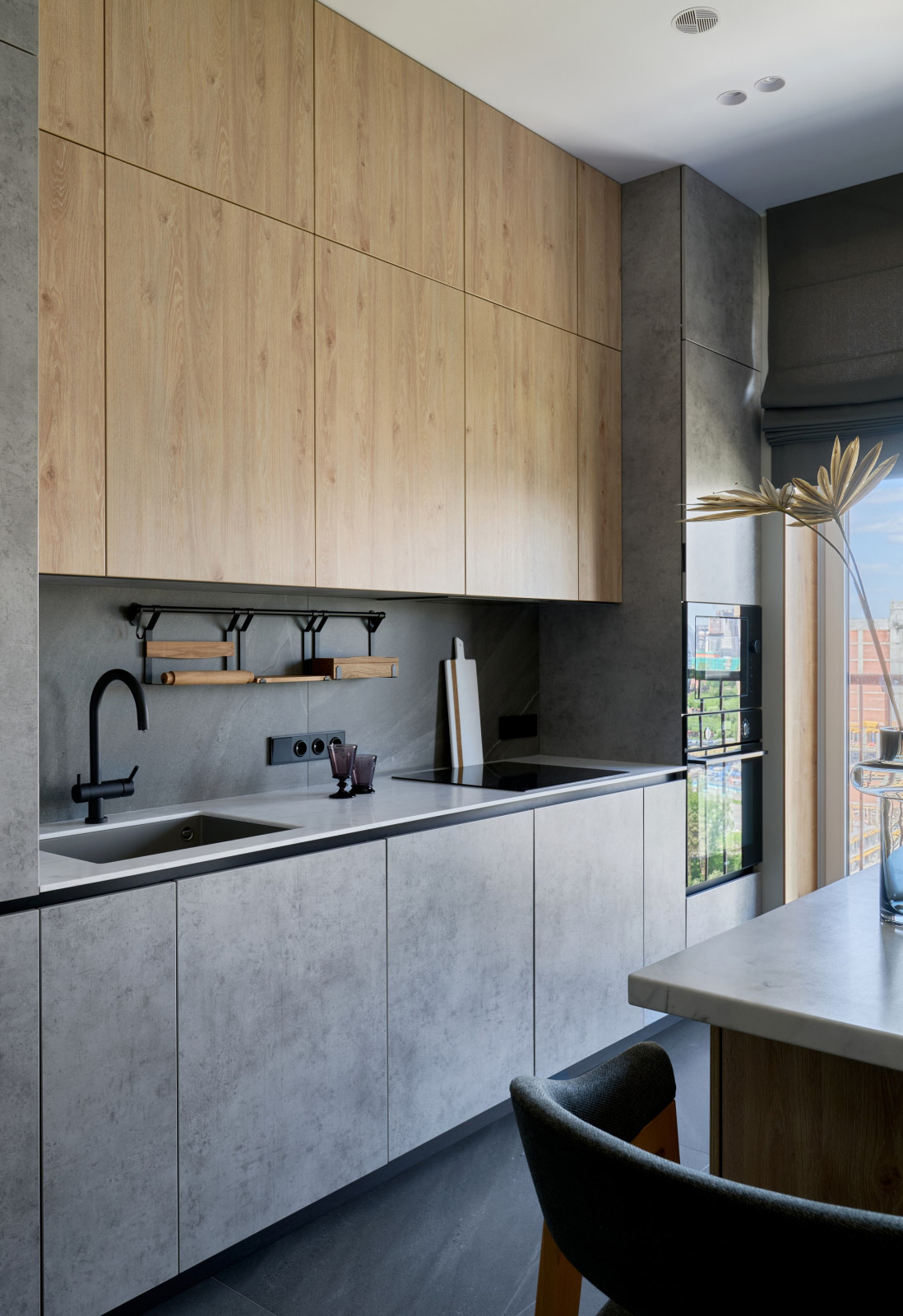 Светлая двухкомнатная квартира 60 кв.м. с панорамными окнами