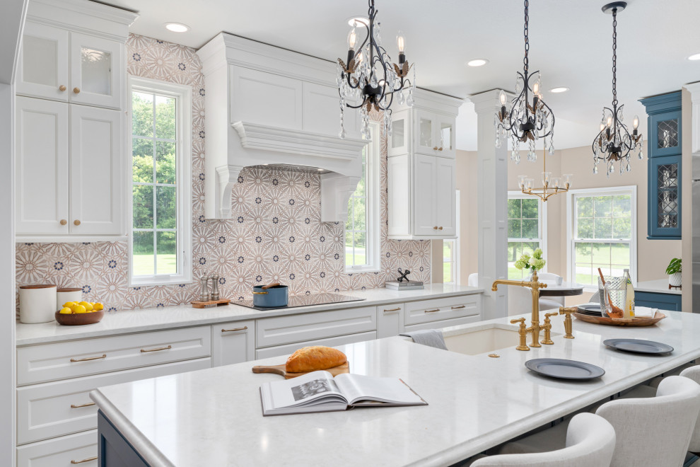 Transitional kitchen photo in Columbus