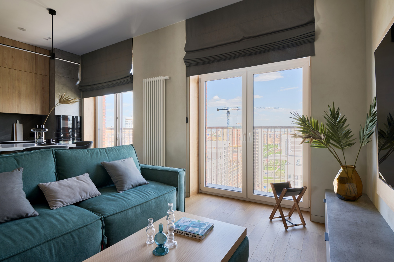 Светлая двухкомнатная квартира 60 кв.м. с панорамными окнами