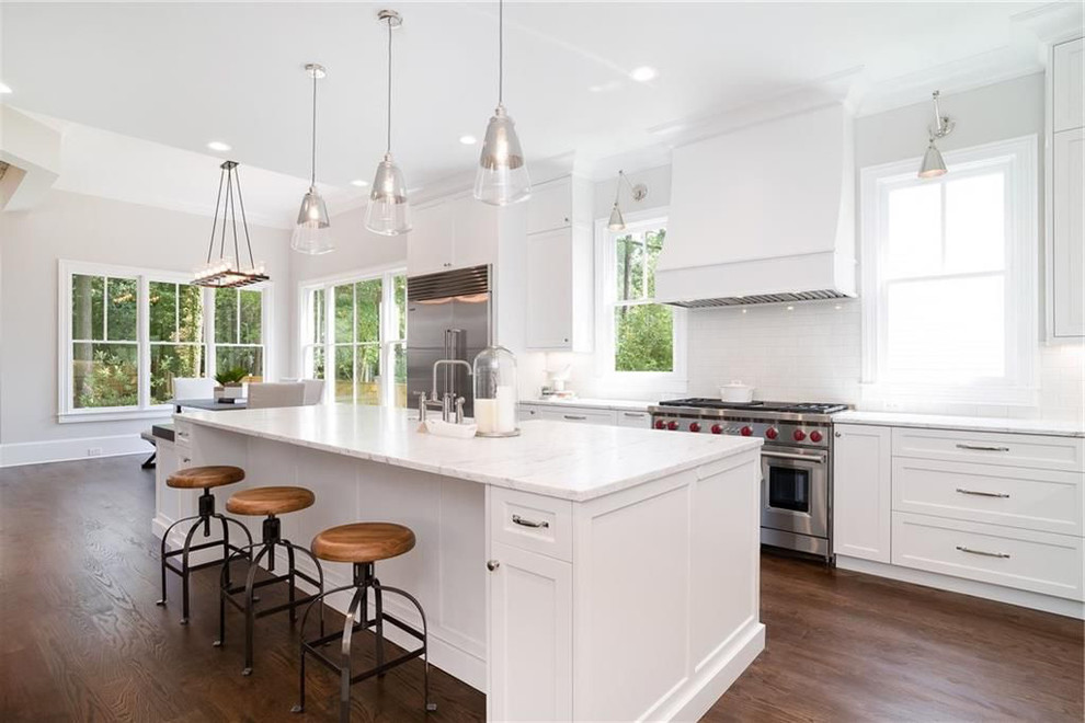 Example of a transitional kitchen design in DC Metro