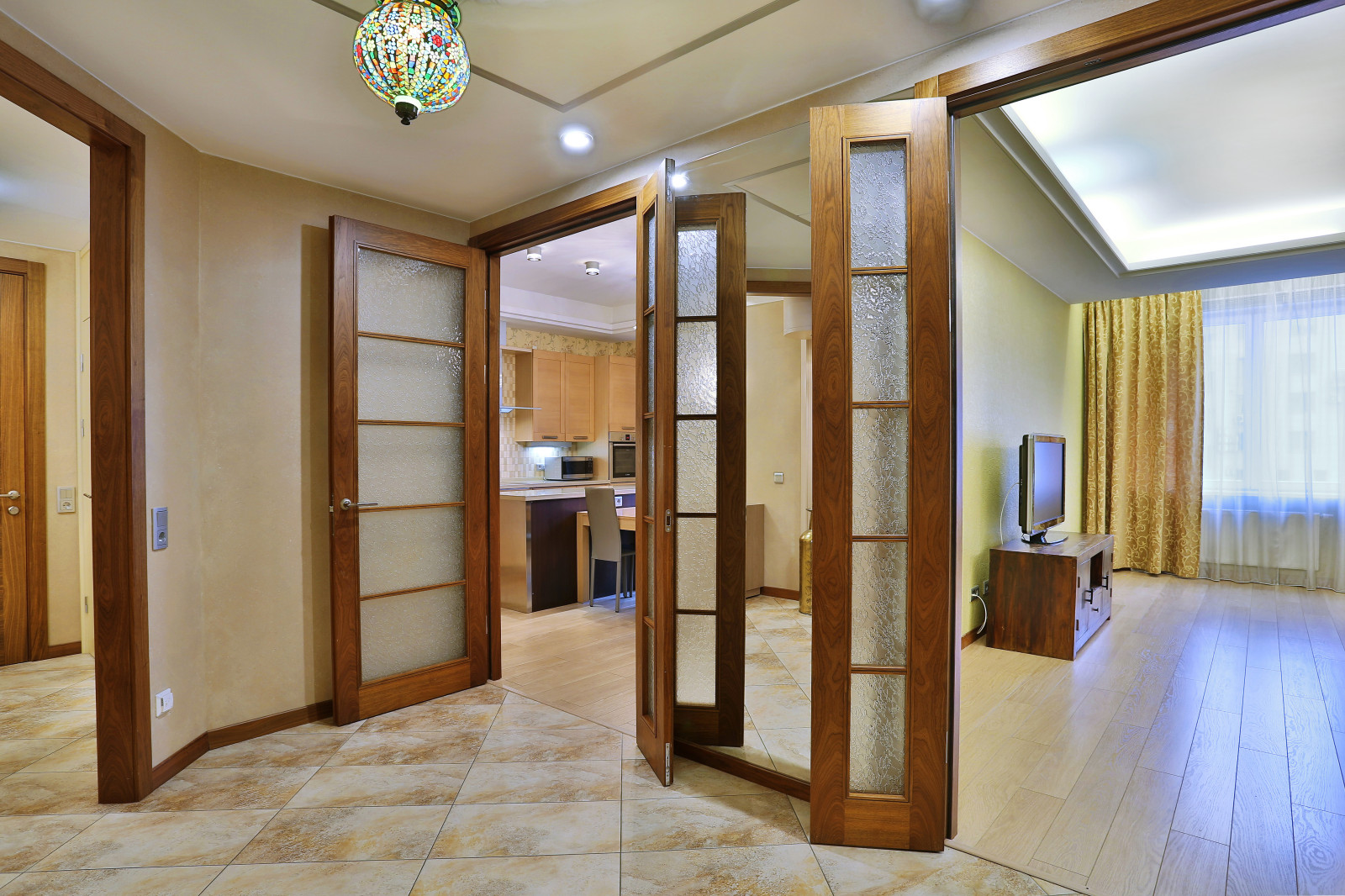 Трехкомнатная квартира на Крестовском 15