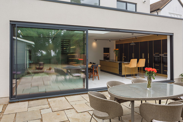 Spanswick modern-garden