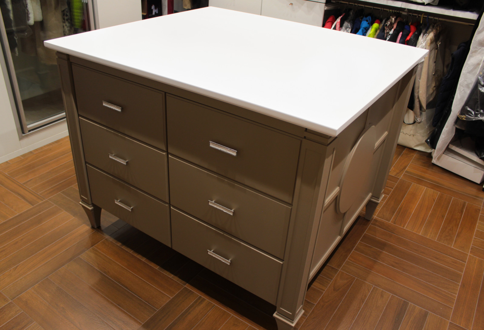 Остров в гардеробную