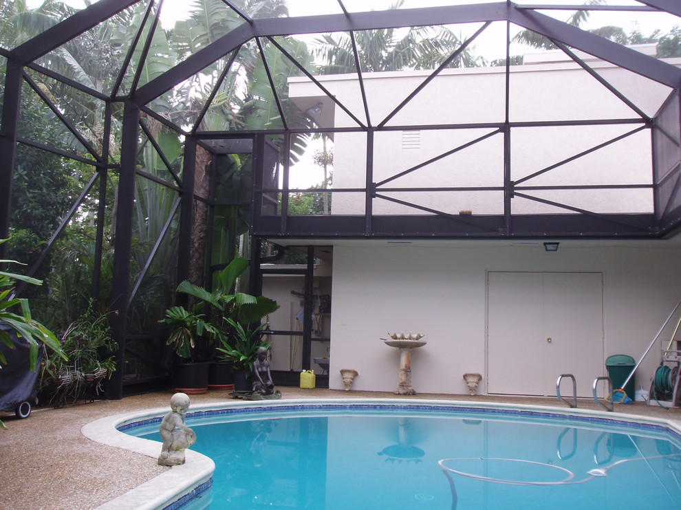 Вольер с навесом из поикарбоната для бассейна и патио