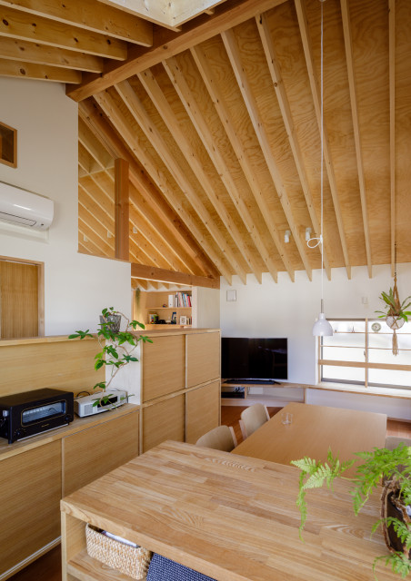 呑川の家 scandinavo-sala-da-pranzo