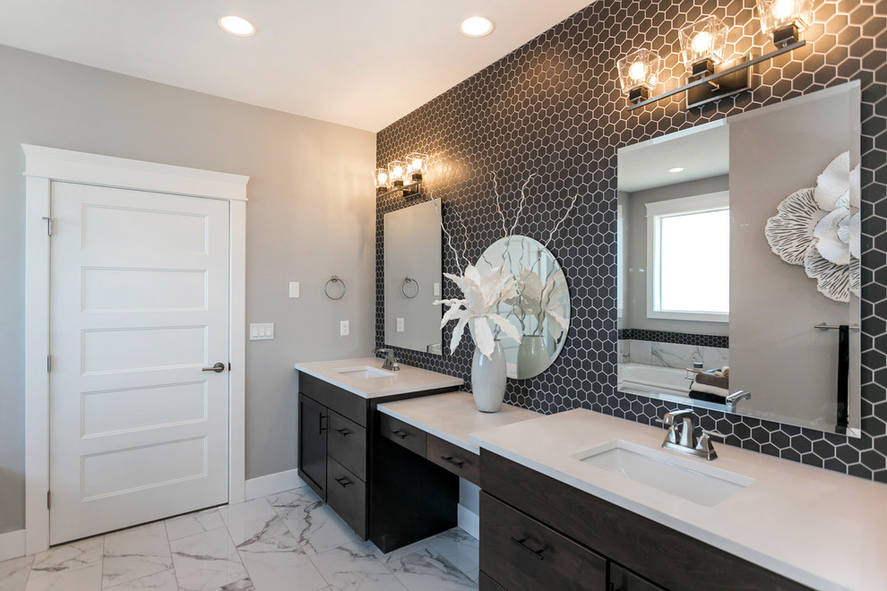 Bathroom - transitional bathroom idea