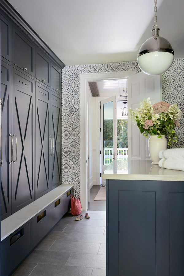 Laundry room - traditional laundry room idea in San Francisco