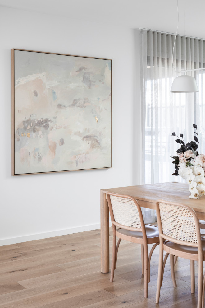 Contemporary dining room in Melbourne.